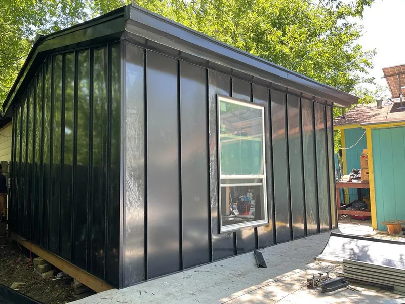 Black standing seam metal wall panels for Roof Inspection in Nanakuli